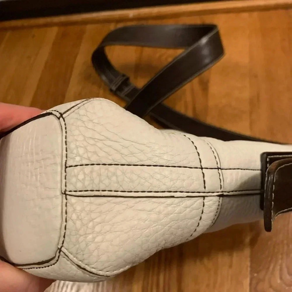 Coach Off White Pebbled Leather Shoulder Bag F10942 - Picture 8 of 15